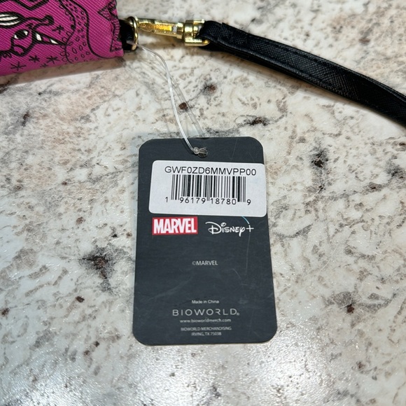 Disney Ms Marvel Folding Phone Case / Wallet. NWT. - Picture 4 of 11